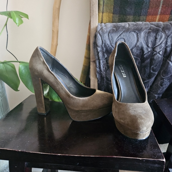 Design Lab Heels - Picture 2 of 4